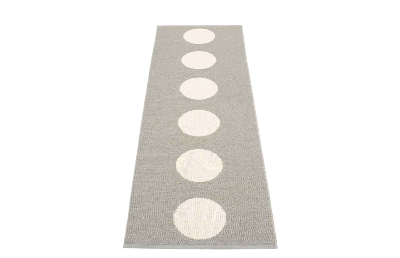 brownish-grey / vanilla