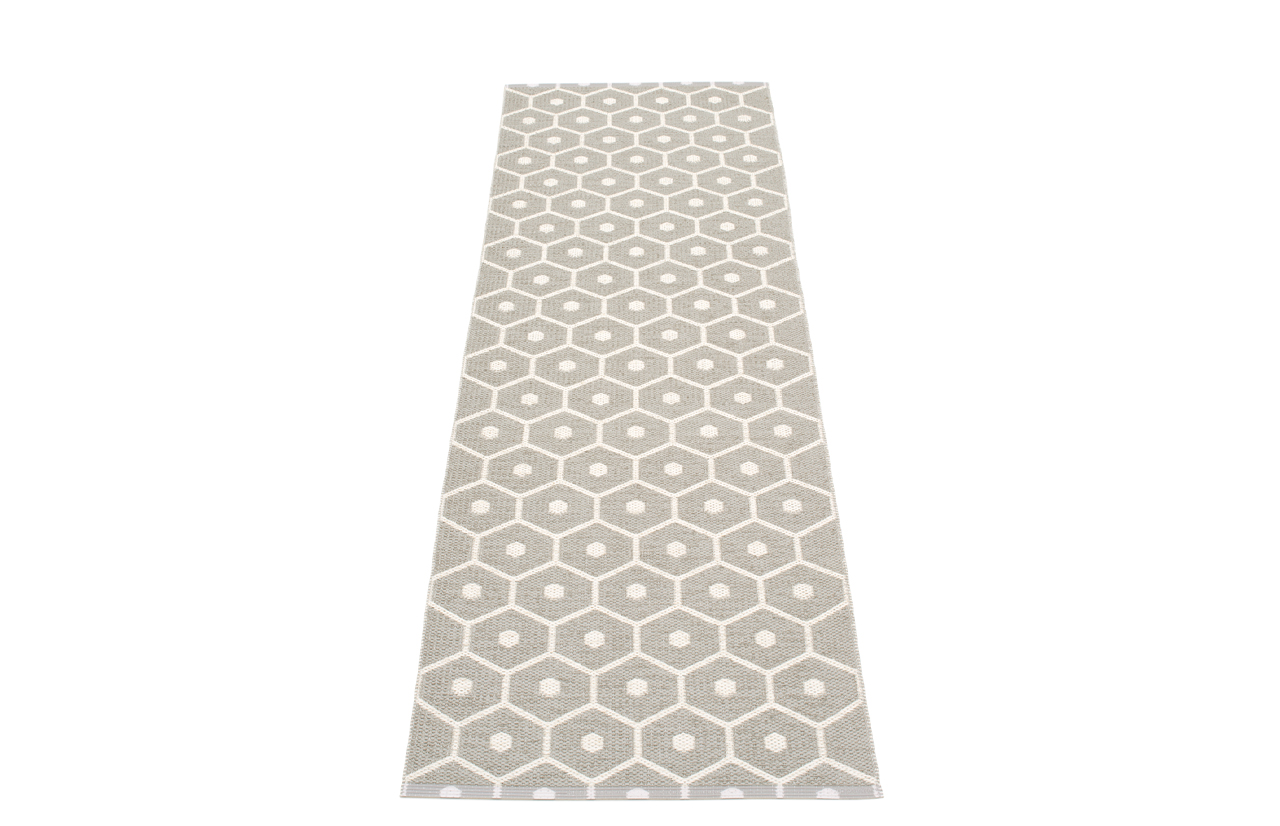 brownish-grey / vanilla