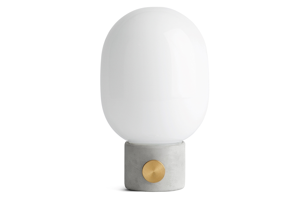 šviesiai pilko betono